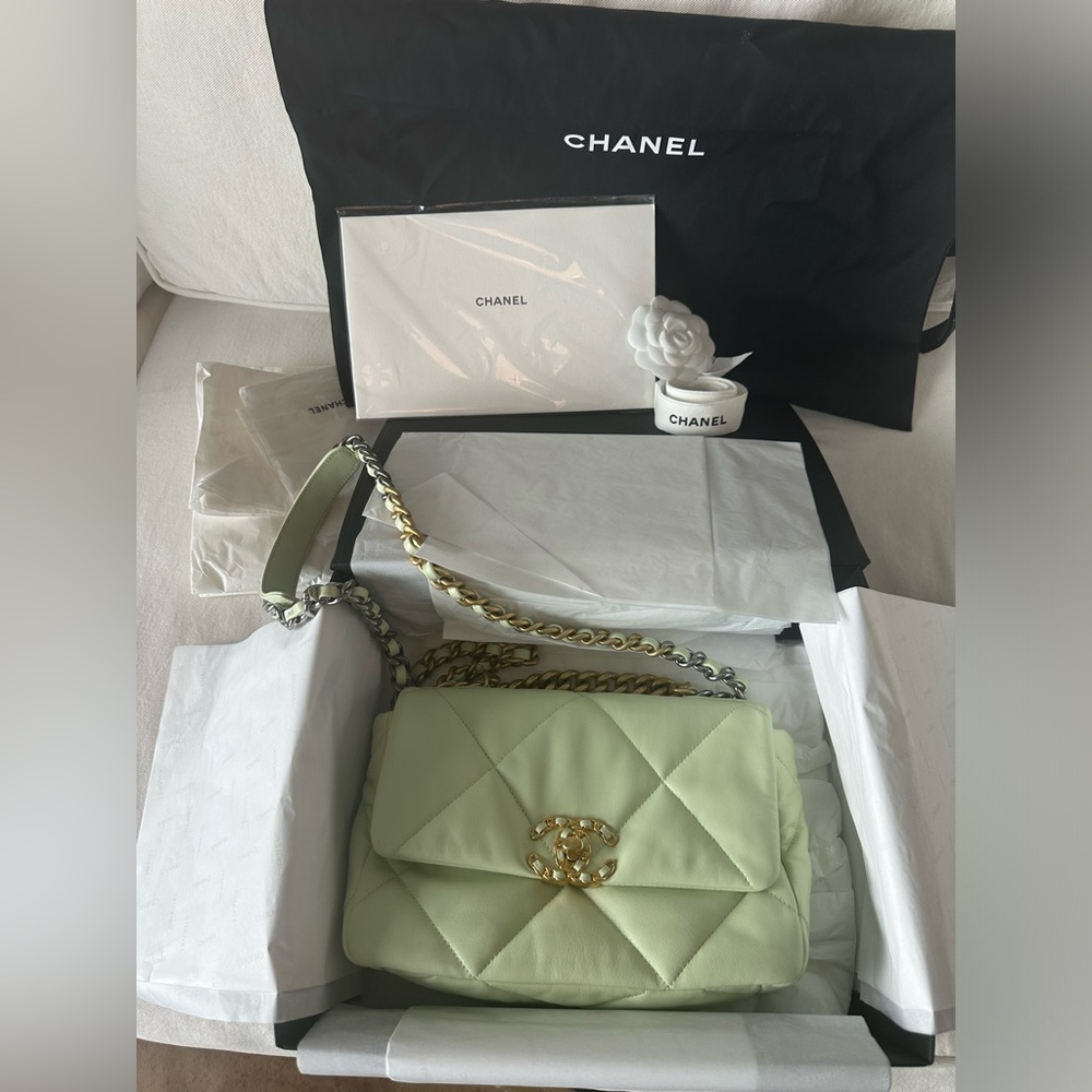 Chanel 19 bag mint green Full Set from 2022 - Picture 4 of 14